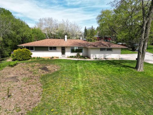 N68W13722 Bay Ridge Court, Menomonee Falls, WI, 53051 | Card Image