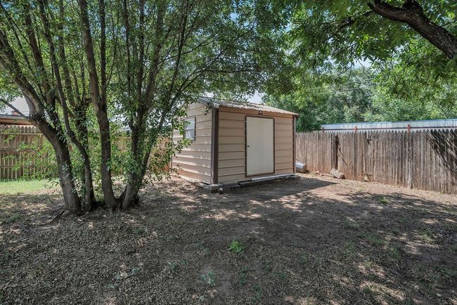 3501 44 Th St, House other with 3 bedrooms, 2 bathrooms and 2 parking in Snyder TX | Image 23