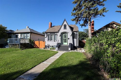 1636 Garnet Street, Regina, SK, S4T2Y9 | Card Image