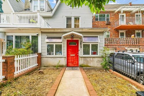 3805 Sedgwick Ave, Bronx, NY, 10463-4401 | Card Image