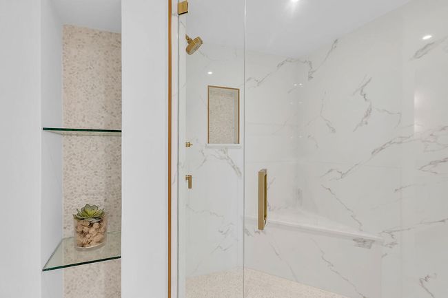 Master Bath | Image 29