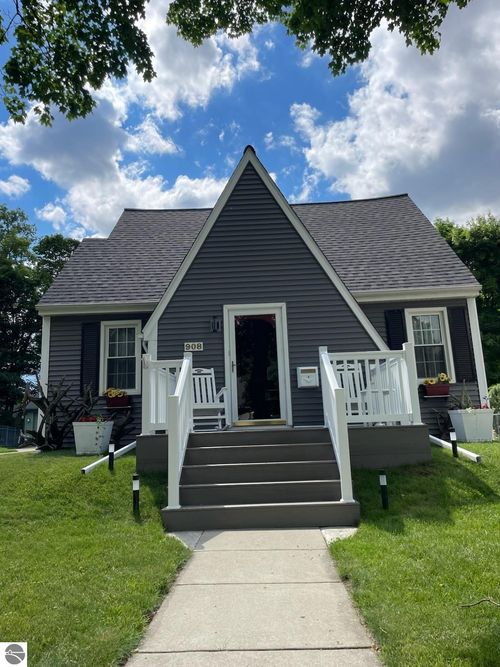 908 S Fancher Street, Mt. Pleasant, MI, 48858 | Card Image
