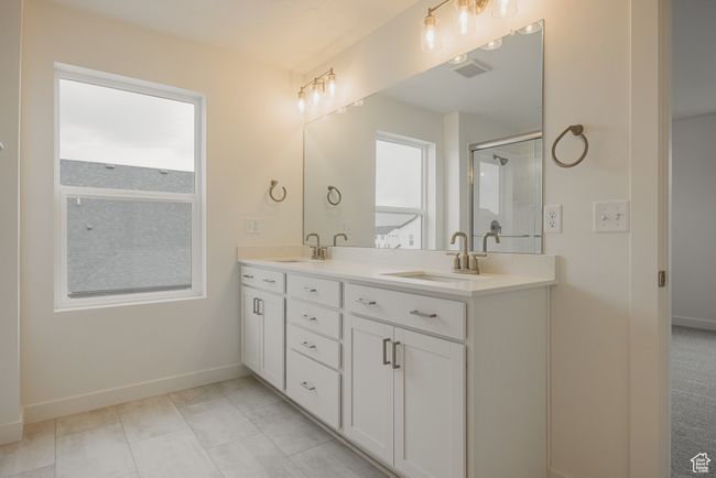 Primary Bathroom | Image 13