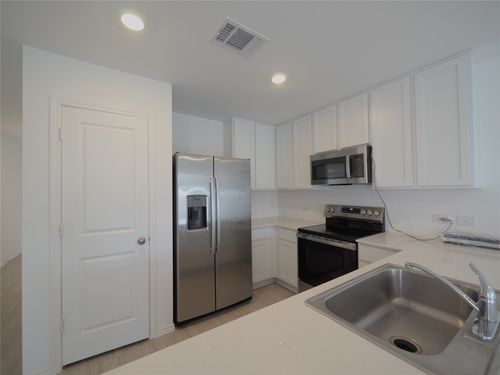337 Rancho Del Cielo Loop, Jarrell, TX, 76537-2275 | Card Image