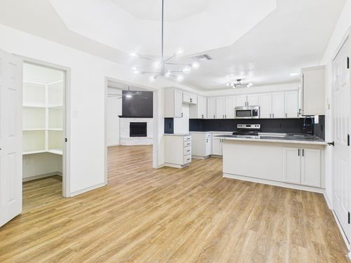 1102 Gordon Blvd, San Angelo, TX, 76905-8701 | Card Image