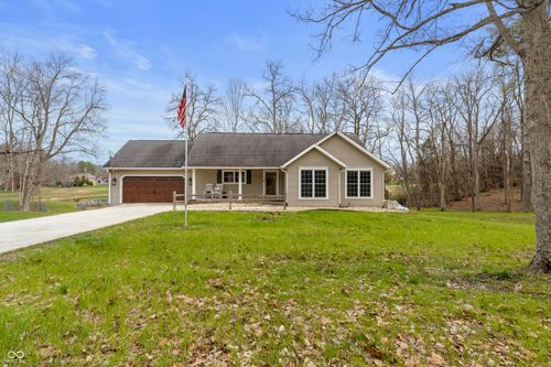 4565 W Carr Hill Rd, Columbus, IN, 47201-9182 | Card Image