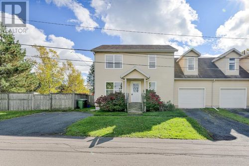 1 Deblois St, Charlottetown, PE, C1A5X7 | Card Image