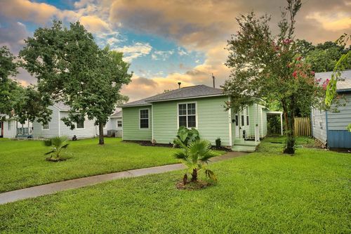 1619 W 8th St, Freeport, TX, 77541-5129 | Card Image