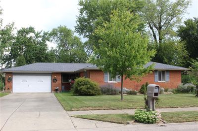 437 Wilson Park Drive, House other with 3 bedrooms, 2 bathrooms and null parking in West Carrollton OH | Image 2