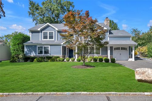 17 Colonial Rd, Port Washington, NY, 11050-4307 | Card Image