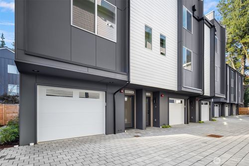 a-18011 2nd Ave Ne, Shoreline, WA, 98155-3531 | Card Image