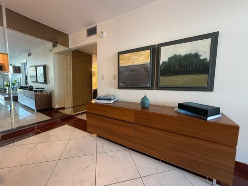 apt-302-6801 Indian Creek Dr, Miami Beach, FL, 33141-3864 | Card Image