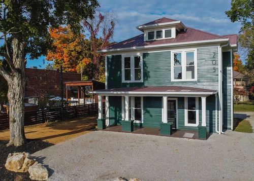 205 Broadway St, Cave City, KY, 42127-8974 | Card Image