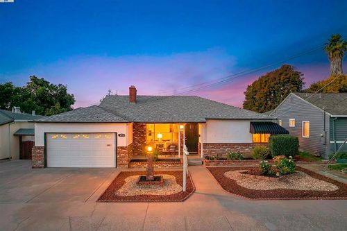 905 Longwood Ave, Hayward, CA, 94541-7154 | Card Image