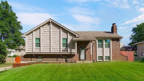 2001 Plymouth Rd, Independence, MO, 64058-1322 | Card Image