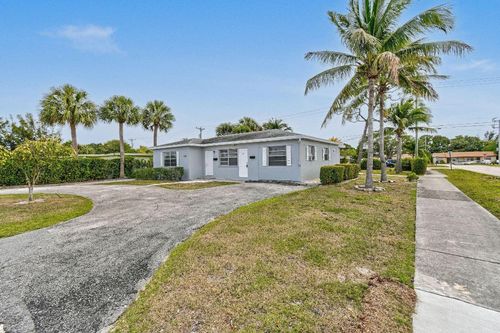 652 Bayberry Dr, Lake Park, FL, 33403-3264 | Card Image