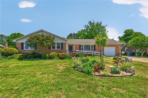 1040 Ewell Road, Virginia Beach, VA, 23455 | Card Image