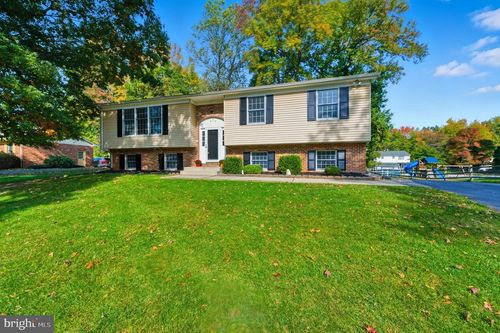 920 Sugar Pine Dr, BEAR, DE, 19701-2165 | Card Image