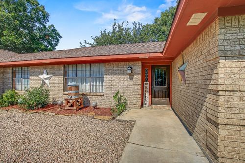 105 Frederick Ln, Thorndale, TX, 76577-6200 | Card Image