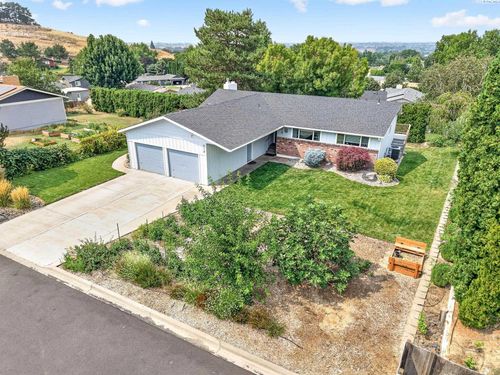 918 Roza Vista Dr., Prosser, WA, 99350 | Card Image