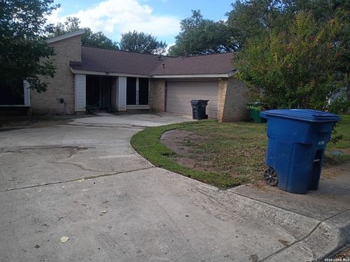 8319 Shallow Creek Dr, San Antonio, TX, 78251-2213 | Card Image