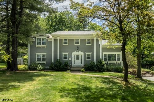 27 Burlington Rd, New Providence, NJ, 07974-2705 | Card Image