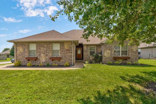 5701 N Seacrest Dr, Ozark, MO, 65721-5338 | Card Image