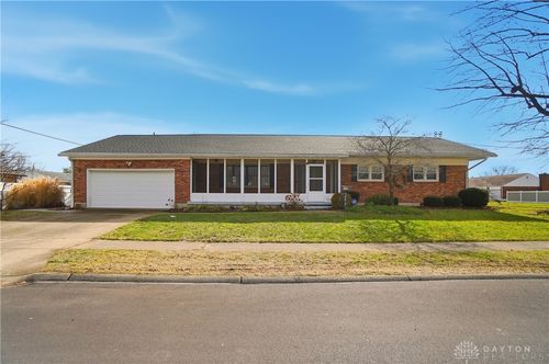 105 W Roger Dr, Trenton, OH, 45067-1231 | Card Image