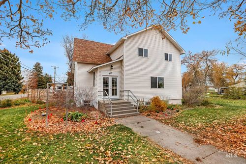 409 1st St E, Hansen, ID, 83334-4917 | Card Image