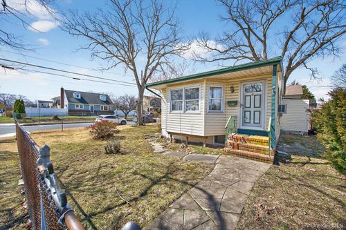 2003 Park Avenue, Hempstead, NY, 11554 | Card Image