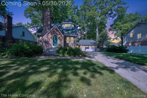 307 Connecticut Ave, Royal Oak, MI, 48067-2033 | Card Image