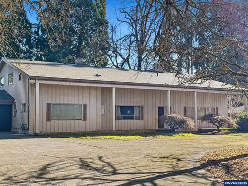 220 37th Av Ne, Salem, OR, 97301 | Card Image