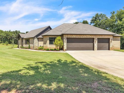 6941 E Coffee Creek Rd, Edmond, OK, 73034-7746 | Card Image