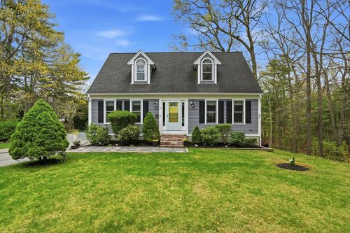 18-18 W End Way, Norwell, MA, 02061 | Card Image