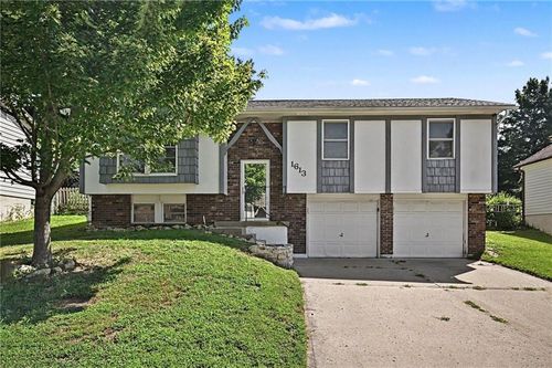 1613 N Glen Ellyn St, Independence, MO, 64056-1368 | Card Image