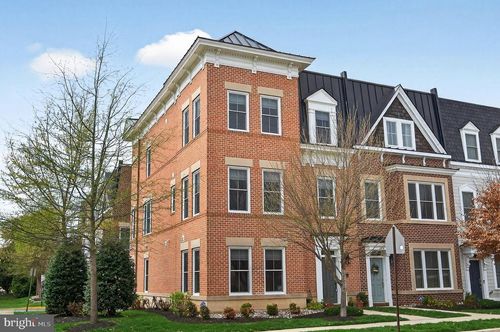 1-151 Center St S, VIENNA, VA, 22180-5719 | Card Image