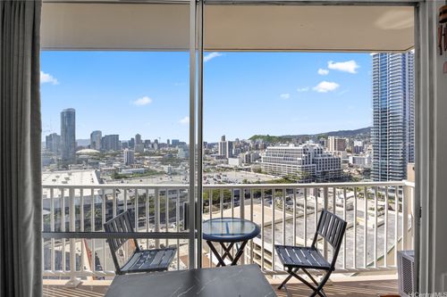 1702-750 Amana St, Honolulu, HI, 96814-5019 | Card Image