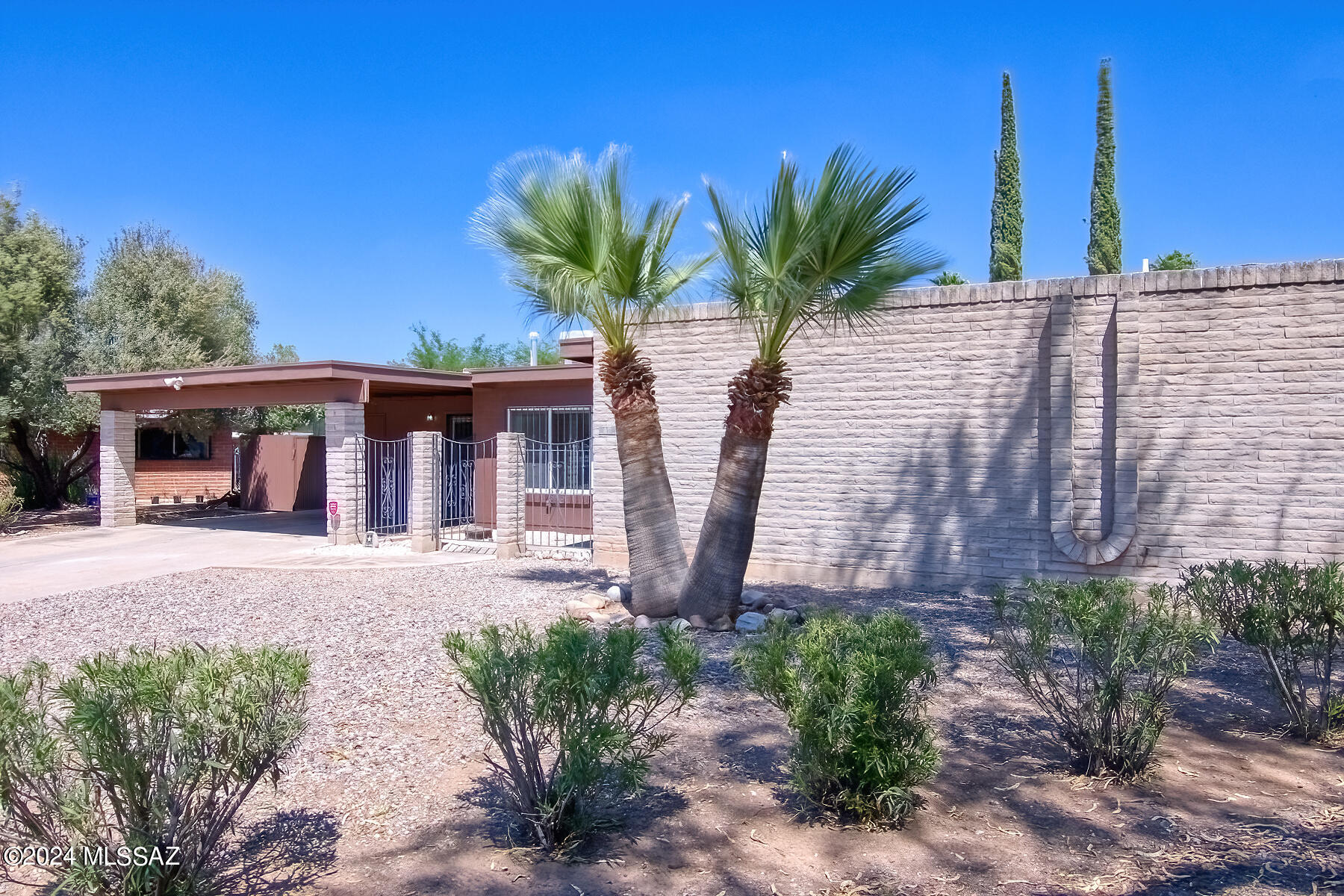 Clarence Pl, Tucson, AZ 85715