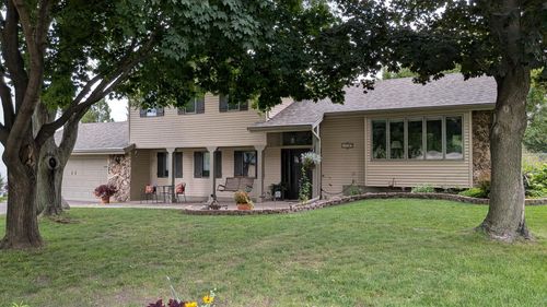 1840 Twin Circle Dr, Mendota Heights, MN, 55118-4140 | Card Image