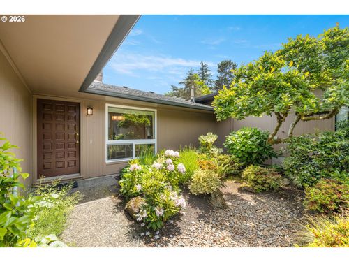 6 Condolea Dr, Lake Oswego, OR, 97035-1004 | Card Image
