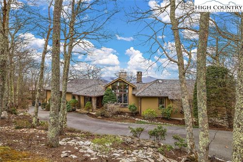 1122 Summit Park Dr, Banner Elk, NC, 28604-8907 | Card Image