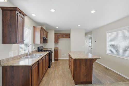 360 360 E Grant Line Rd, Tracy, CA, 95376 | Card Image