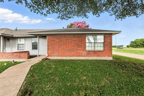 1701 Creekview Dr, Glenn Heights, TX, 75154-8627 | Card Image