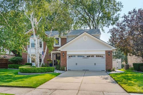 43860 Cadburry Dr, Clinton Township, MI, 48038-1441 | Card Image