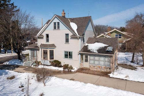 W156N11580 Pilgrim Road, Germantown, WI, 53022 | Card Image