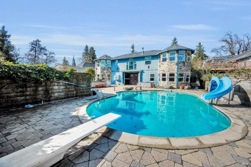 1051 S Main Street, Willits, CA, 95490 | Card Image