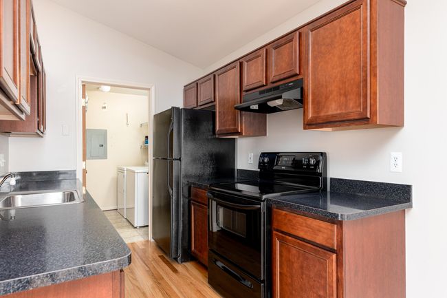 Kitchen | Image 12