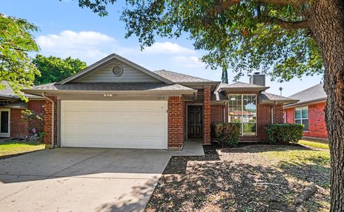 5612 Cancun Dr, North Richland Hills, TX, 76180-6580 | Card Image