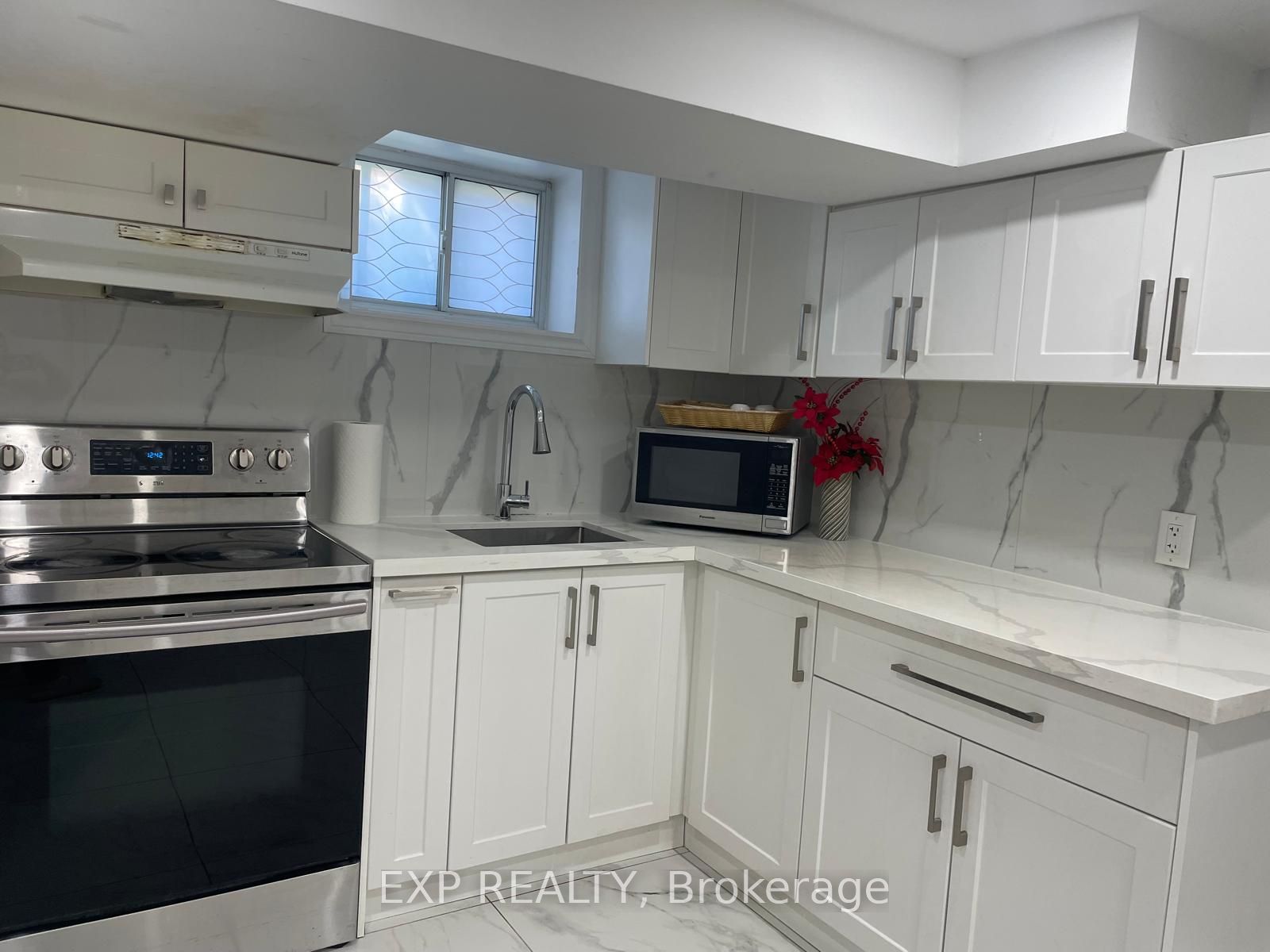 Residential Lease in Toronto E04