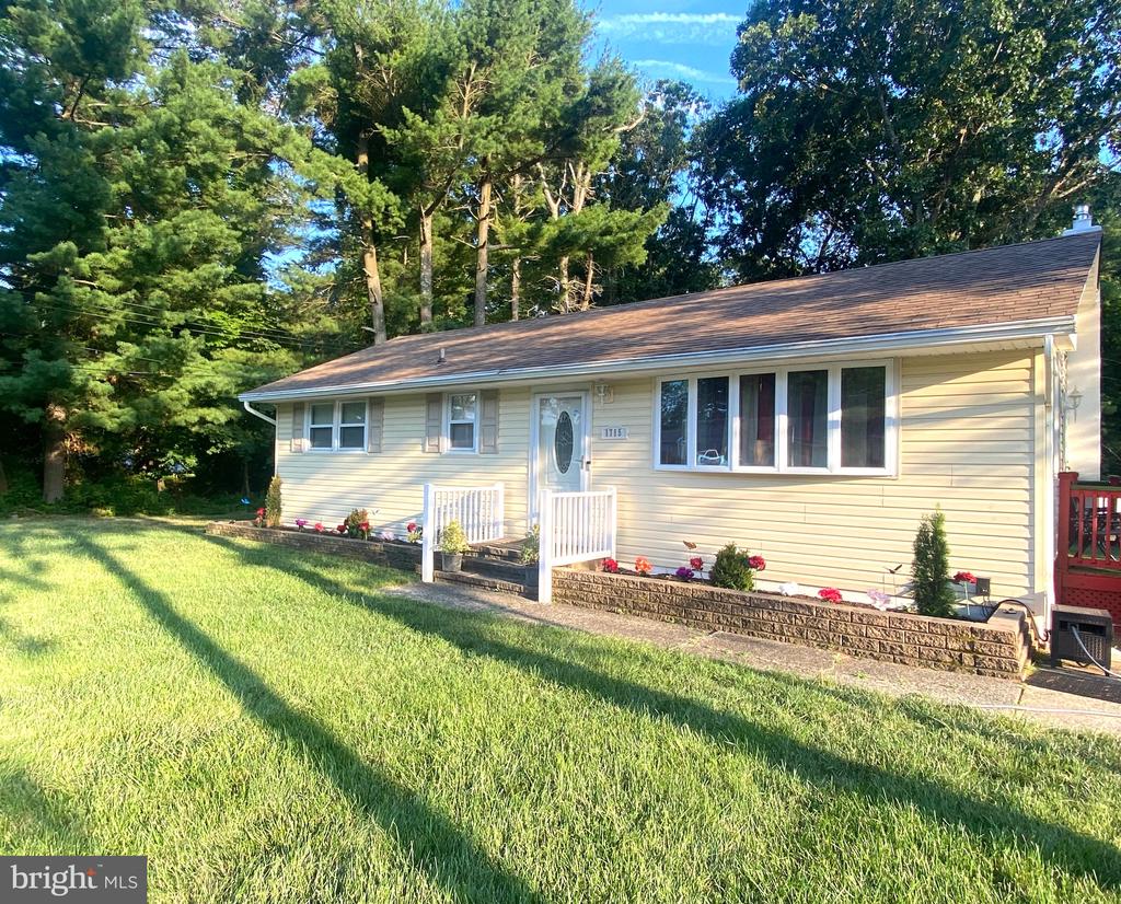 Jackson Dr, Vineland, NJ 08360